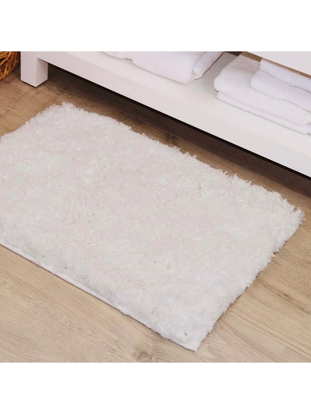 Kate Spade Fluffy Non-Slip White Bath Rug 17”x24”
